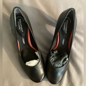 Rockport women’s black pump